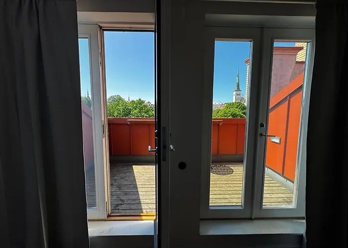 Lägenhet Modern Next To Old Town